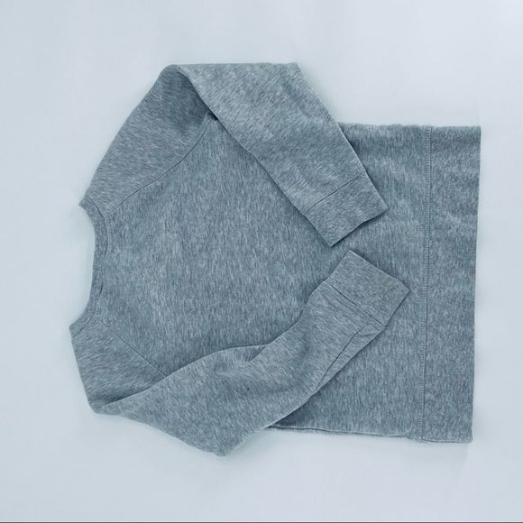 H&M x Disney Mickey Swestshirt Grey Gold sz 6-8Y (z) - Picture 6 of 6